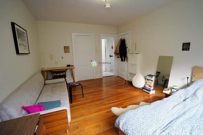 433 A Broadway in Medford, MA - Building Photo - Building Photo