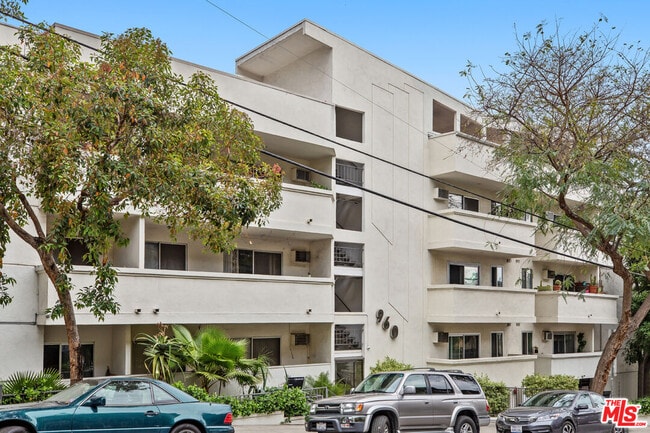 960 Larrabee St in West Hollywood, CA - Building Photo - Building Photo
