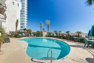 2500 N Ocean Blvd in Myrtle Beach, SC - Foto de edificio - Building Photo