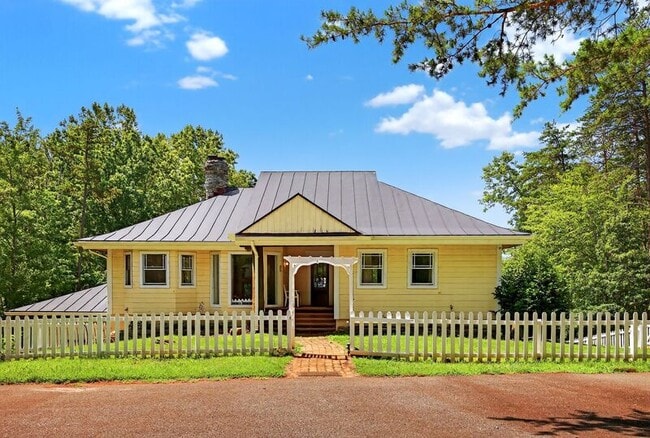 property at 3005 Lonesome Mountain Rd