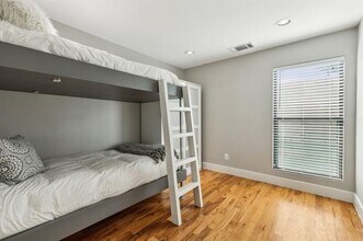 1921 California Dr in Dallas, TX - Building Photo - Building Photo