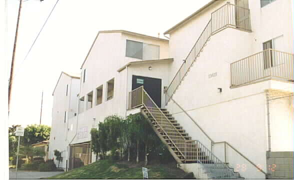 Vermont Avenue Apartments in Gardena, CA - Building Photo - Building Photo