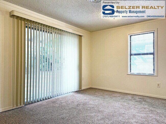 681 N Oak St in Ukiah, CA - Building Photo - Building Photo