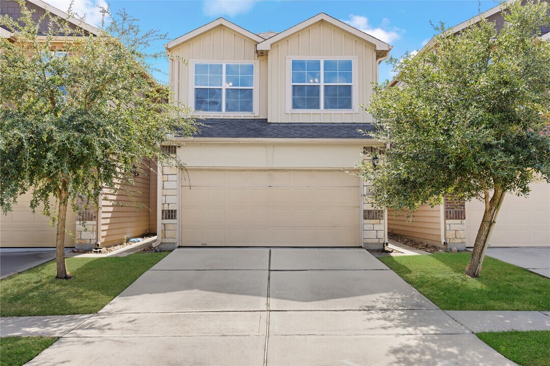 17123 Wilthorne Gardens Ct in Houston, TX - Foto de edificio