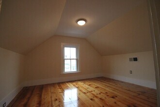 19 Prescott St, Unit 2 in Somerville, MA - Foto de edificio - Building Photo