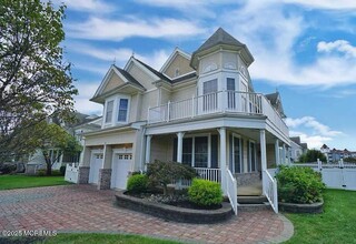 26 Lighthouse Dr in South Amboy, NJ - Building Photo - Building Photo