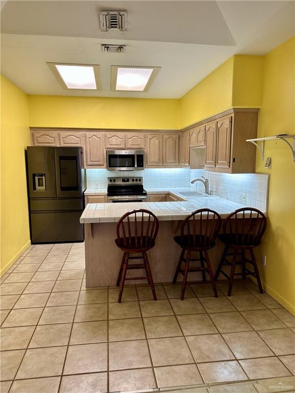 120 Yucca Ave in McAllen, TX - Foto de edificio - Building Photo