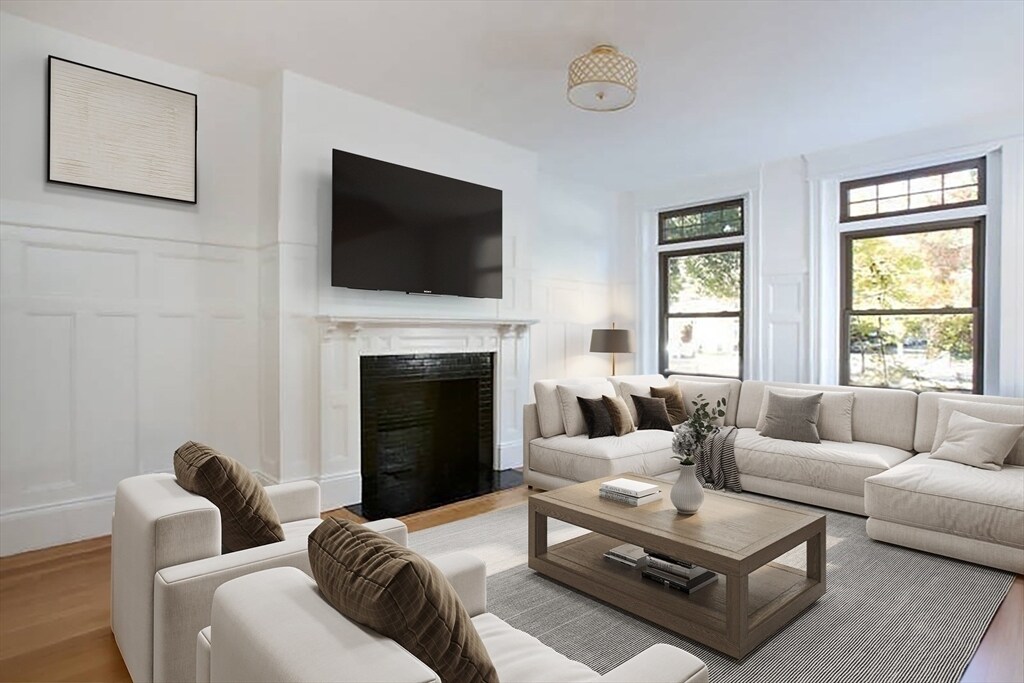 1805 Beacon St, Unit 2 in Brookline, MA - Building Photo