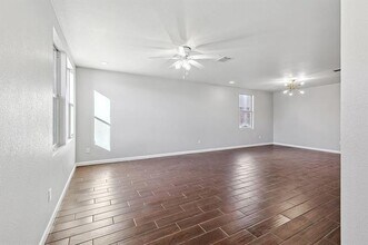 1941 Copper Mountain Dr in Justin, TX - Building Photo - Building Photo