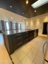 106 W Summit Hill Dr SW, Unit 302 in Knoxville, TN - Building Photo - Building Photo