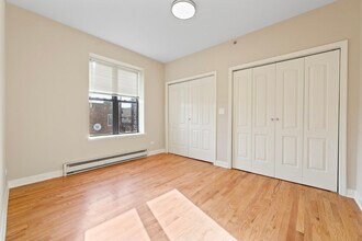 6706 N Oliphant Ave in Chicago, IL - Building Photo - Building Photo