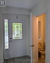 2315 Westoak Trails Blvd in Oakville, ON - Building Photo - Building Photo