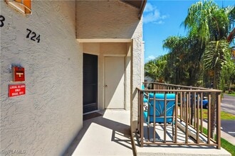 3323 Olympic Dr in Naples, FL - Building Photo - Building Photo