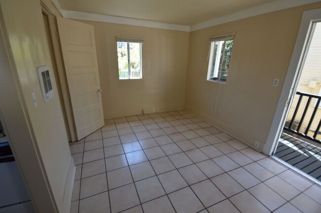 2028 Julian Ave in San Diego, CA - Building Photo - Building Photo