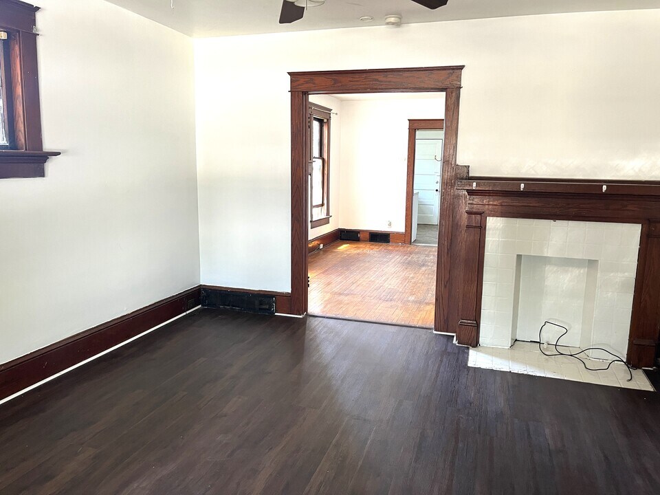 1158 Brown Ave, Unit 2 in Erie, PA - Foto de edificio