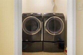 150 Congress St in Jersey City, NJ - Building Photo - Building Photo