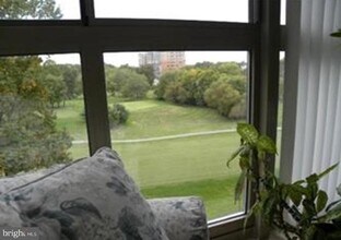 3005 S Leisure World Blvd in Silver Spring, MD - Building Photo - Building Photo