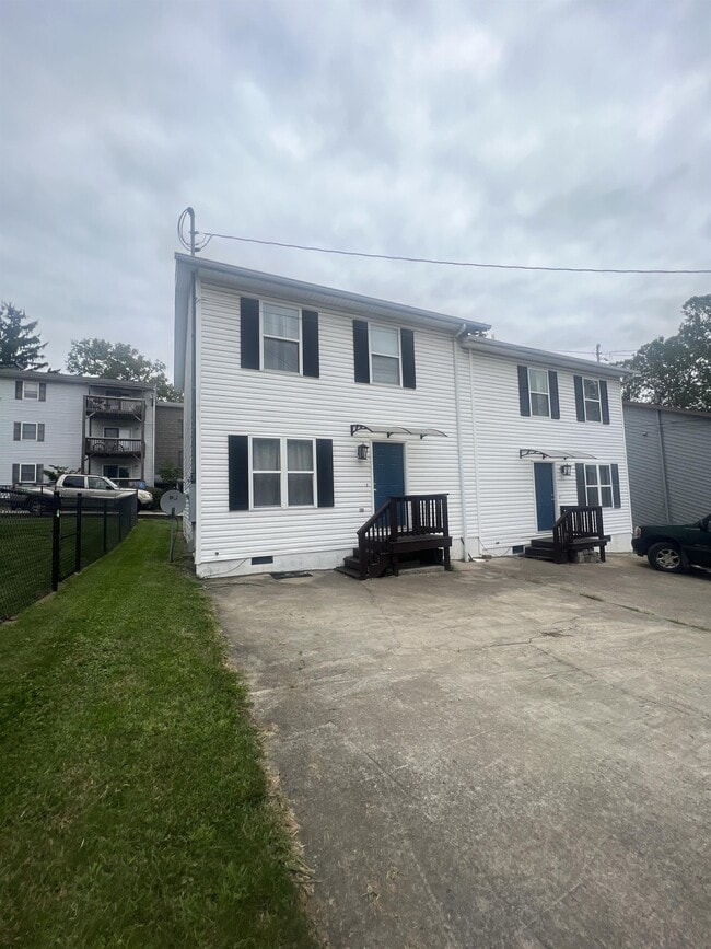 1 Cedarstone Rd in Morgantown, WV - Building Photo - Building Photo