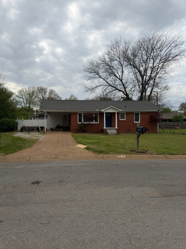 property at 139 N Leland Dr