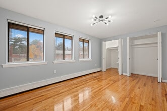 157 School St, Unit C in East Hartford, CT - Building Photo - Building Photo