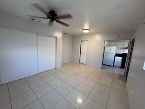 7614 Security Ave in Burbank, CA - Foto de edificio - Building Photo