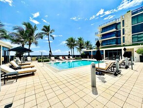 2101 S Surf Rd in Hollywood, FL - Building Photo - Building Photo