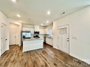 8116 Ramsburg Dr in Charlotte, NC - Building Photo - Building Photo