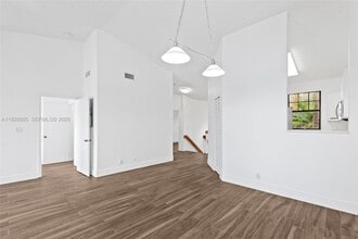 15569 Miami Lakeway N, Unit 20516 in Miami Lakes, FL - Building Photo - Building Photo