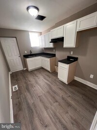 1813 N Warwick Ave photo'