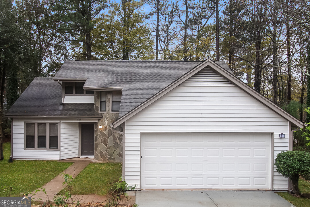 1621 Golf Overlook in Stone Mountain, GA - Building Photo