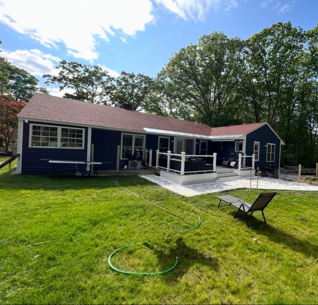 125 Skyview Rd in Manchester, NH - Foto de edificio - Building Photo