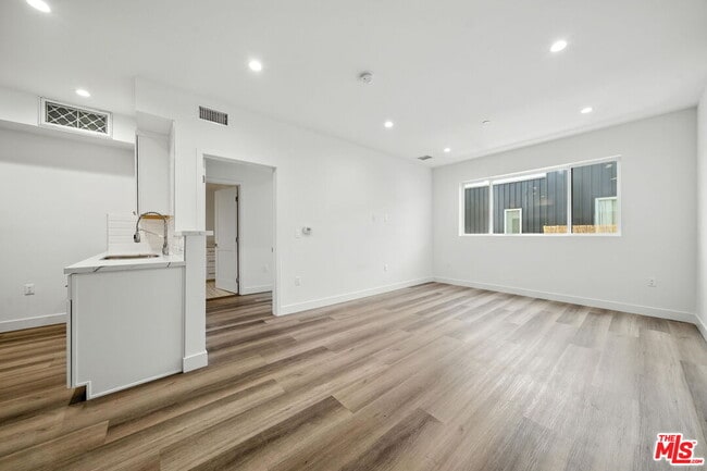 property at 627 N Dillon St