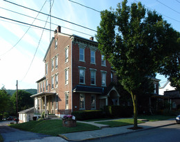 176 Main St Apartments