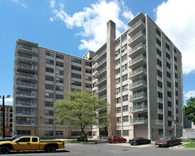 Monroe Gardens in Hoboken, NJ - Building Photo - Building Photo