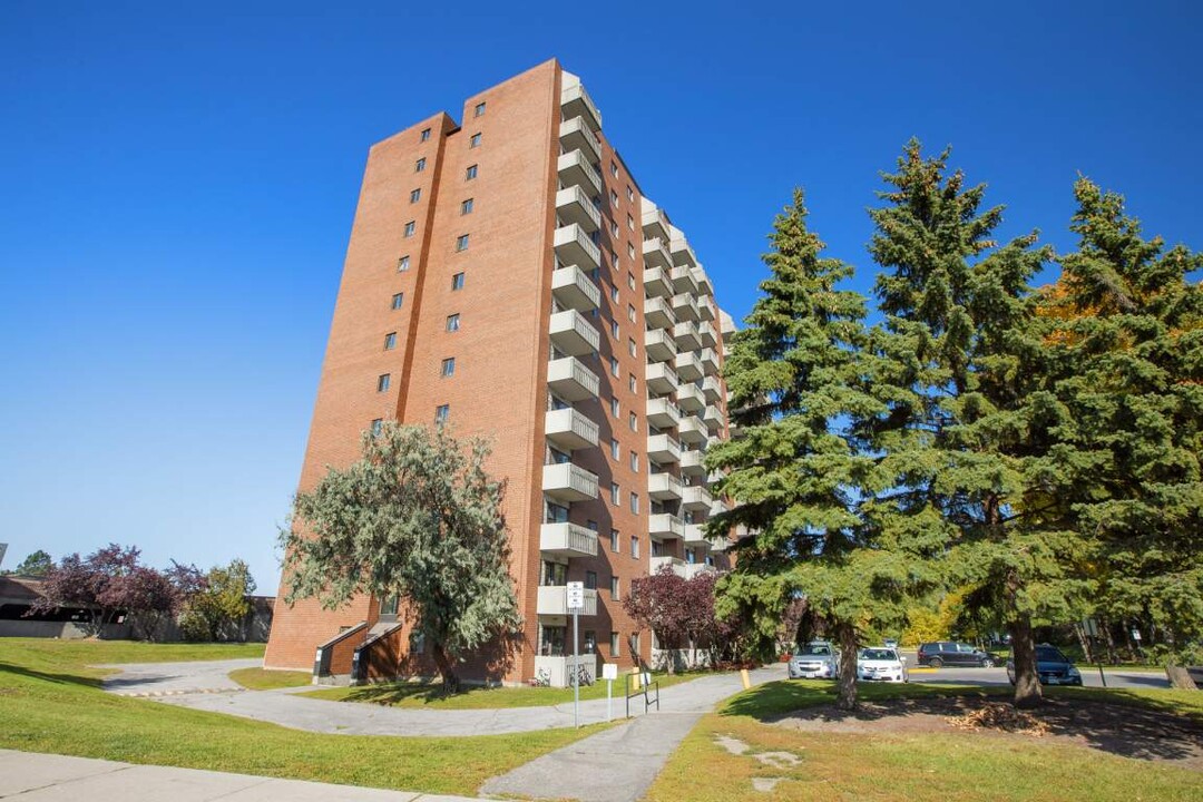 The Woodbine in Ottawa, ON - Building Photo