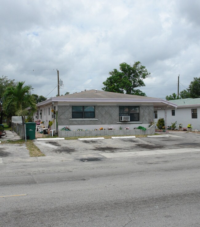 425 NW 15th Ave in Fort Lauderdale, FL - Building Photo - Building Photo