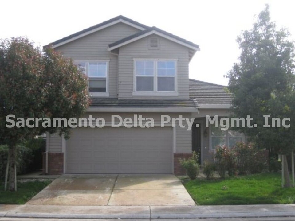 9323 Hambley Cir in Elk Grove, CA - Building Photo