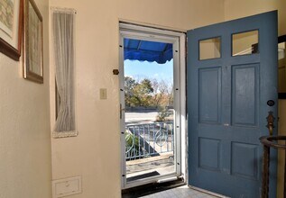 2025 Riverside Dr in Lakewood, OH - Foto de edificio - Building Photo