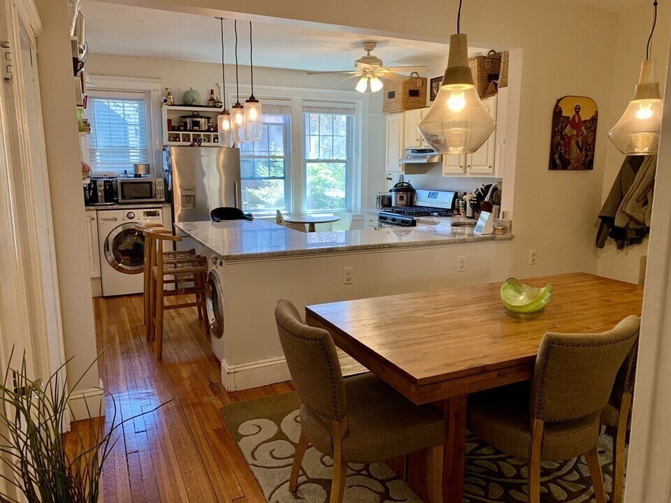 453 Washington St in Brookline, MA - Building Photo
