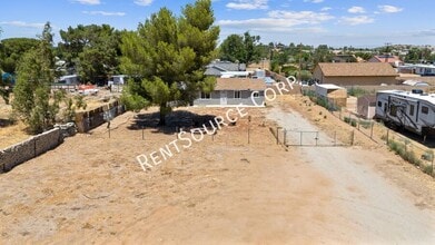 4535 W Ave M10 in Quartz Hill, CA - Building Photo - Building Photo