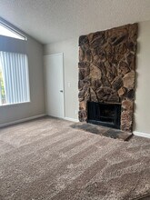 The Oaks at Bell in Sacramento, CA - Building Photo - Interior Photo