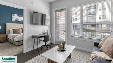 3501 Ross Ave in Dallas, TX - Foto de edificio - Building Photo