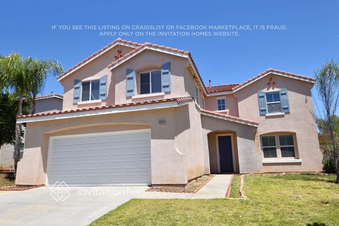 10374 Mojeska Summit Rd in Corona, CA - Building Photo