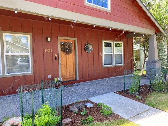20635 Foxborough Ln in Bend, OR - Building Photo - Building Photo