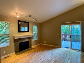 2225 Miss Ellis Loop NE in Poulsbo, WA - Building Photo - Building Photo