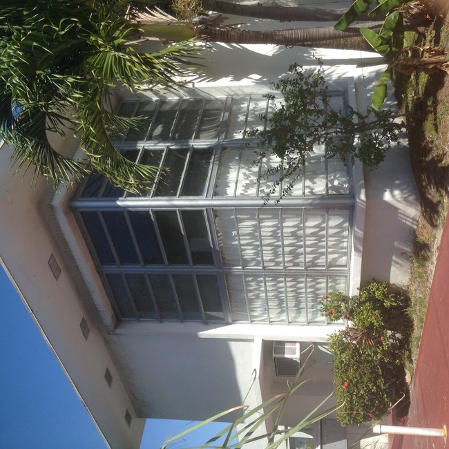 8430 Byron Ave in Miami Beach, FL - Building Photo - Building Photo