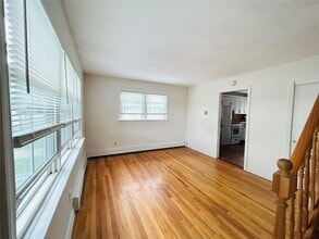 388 N Alleghany Ave in Lindenhurst, NY - Building Photo - Building Photo