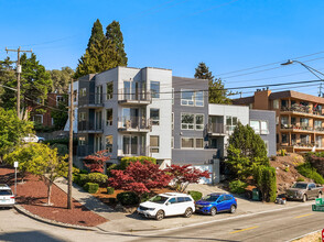 3900 Latona Ave NE in Seattle, WA - Building Photo - Building Photo