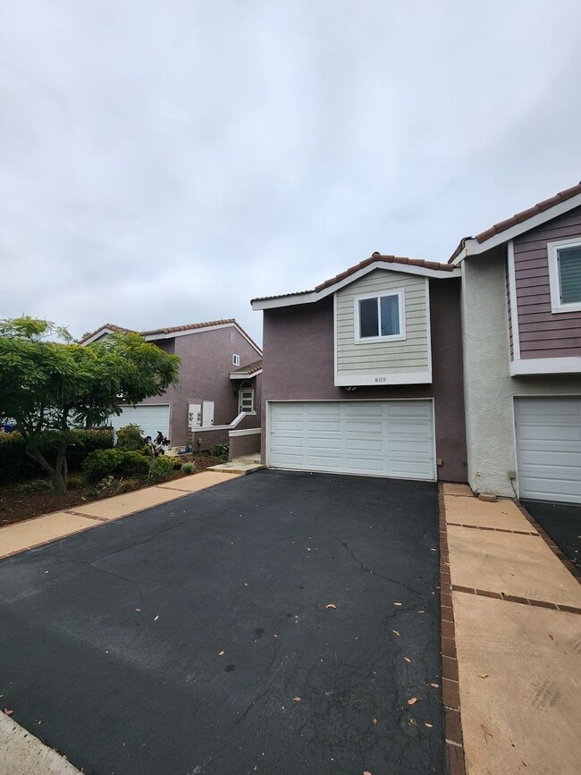 809 Highland Dr in Solana Beach, CA - Building Photo - Building Photo