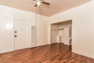 21 Westminster Ave in Venice, CA - Foto de edificio - Building Photo